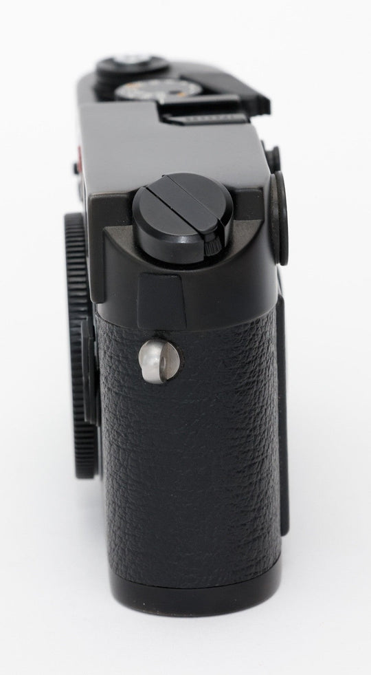 Leica M6 0.72 Black Chrome 35mm Film Rangefinder Camera Body With Box and Strap