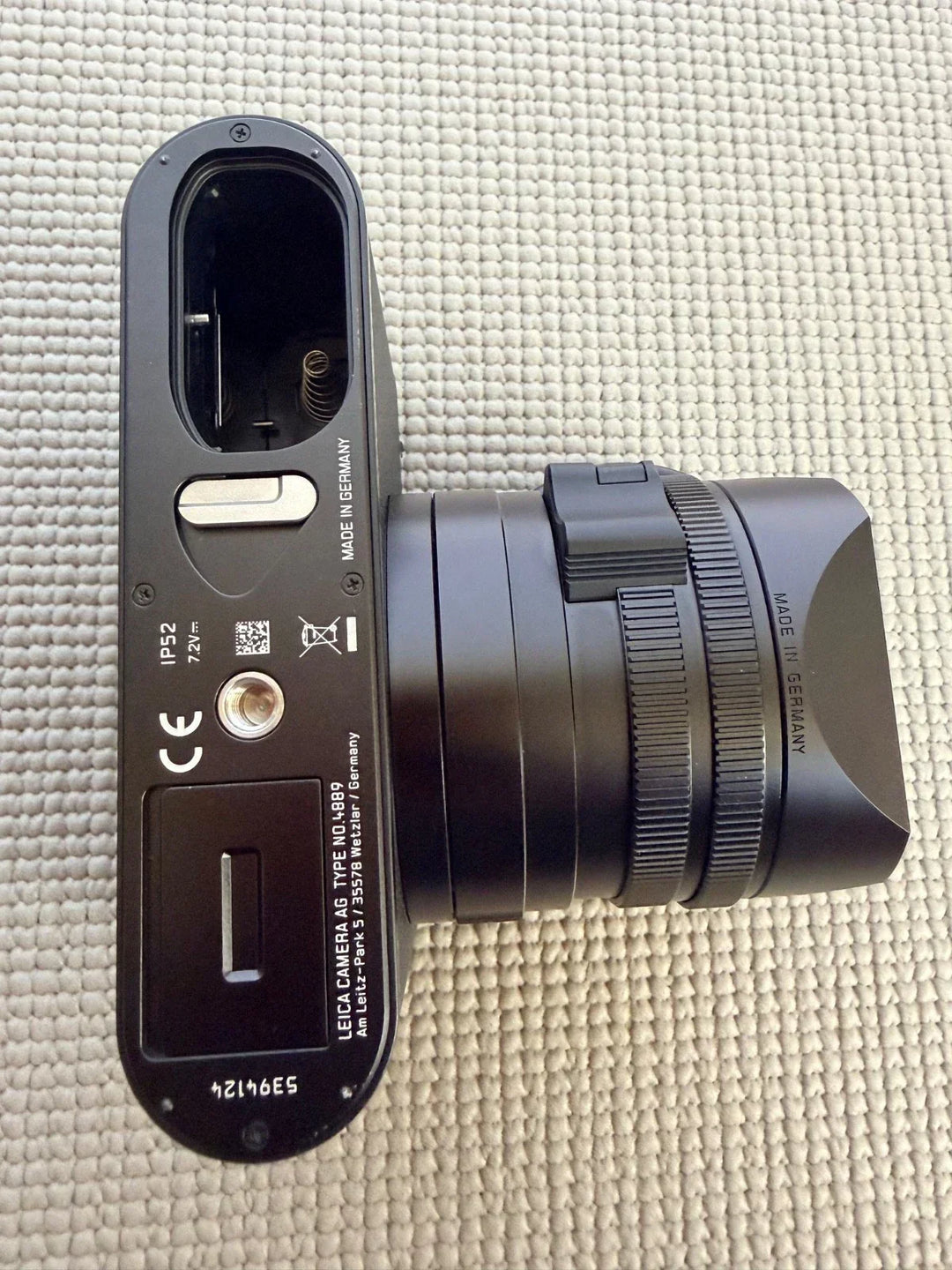 Leica Q2 47.3 MP Digital SLR Camera - Pristine condition w/extras