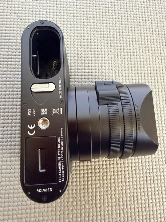 Leica Q2 47.3 MP Digital SLR Camera - Pristine condition w/extras