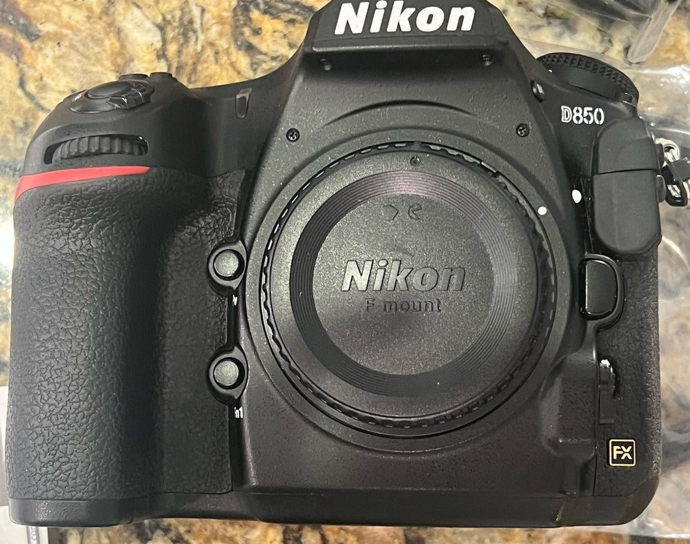 Nikon D850 Camera With Lense 28925 Shutter Count Used
